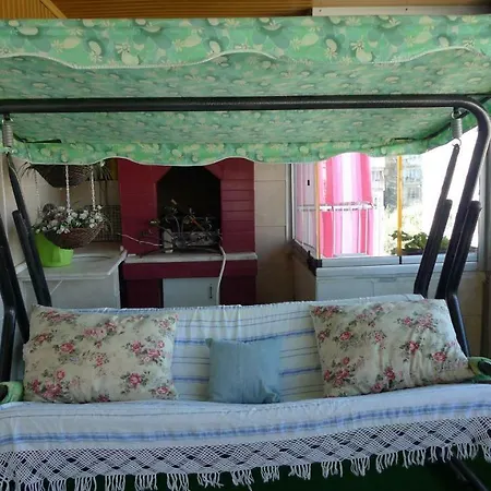 Comfy Roof With Terrace - 4 Th Floor Without Lift-1 Air Conditioner Apartment *